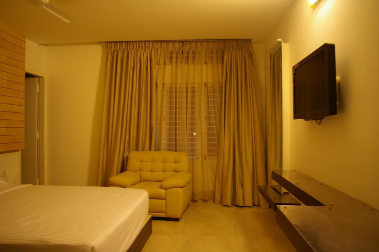 Roseline Suites Bangalore Eksteriør billede