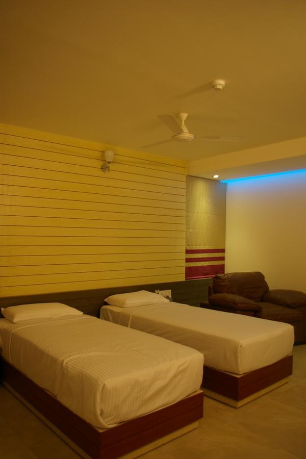 Roseline Suites Bangalore Eksteriør billede