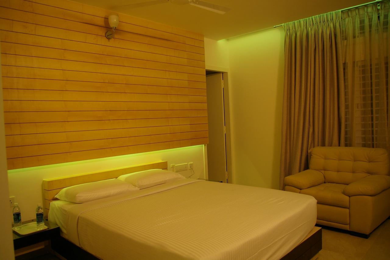 Roseline Suites Bangalore Eksteriør billede