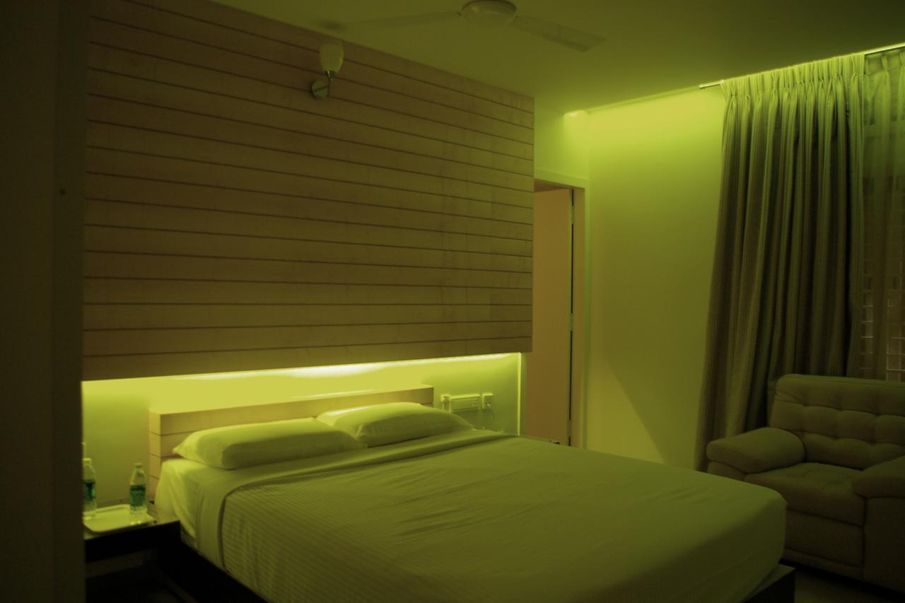 Roseline Suites Bangalore Eksteriør billede